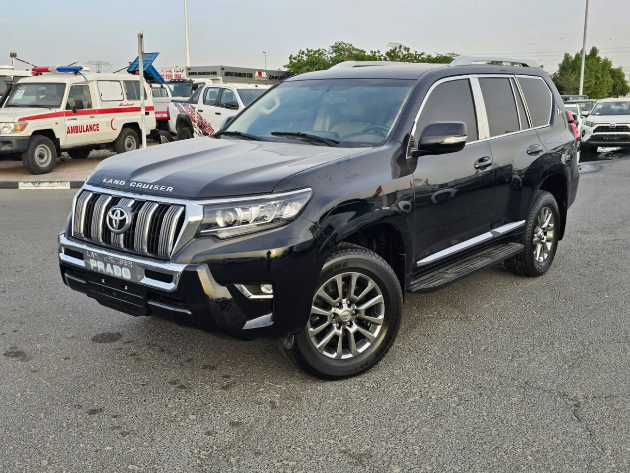 Toyota Prado Toyota prado 2019Model 2.7 v4 AWD 4x4 petrol engine Colour Black Transmission Automatic Interior.Beg