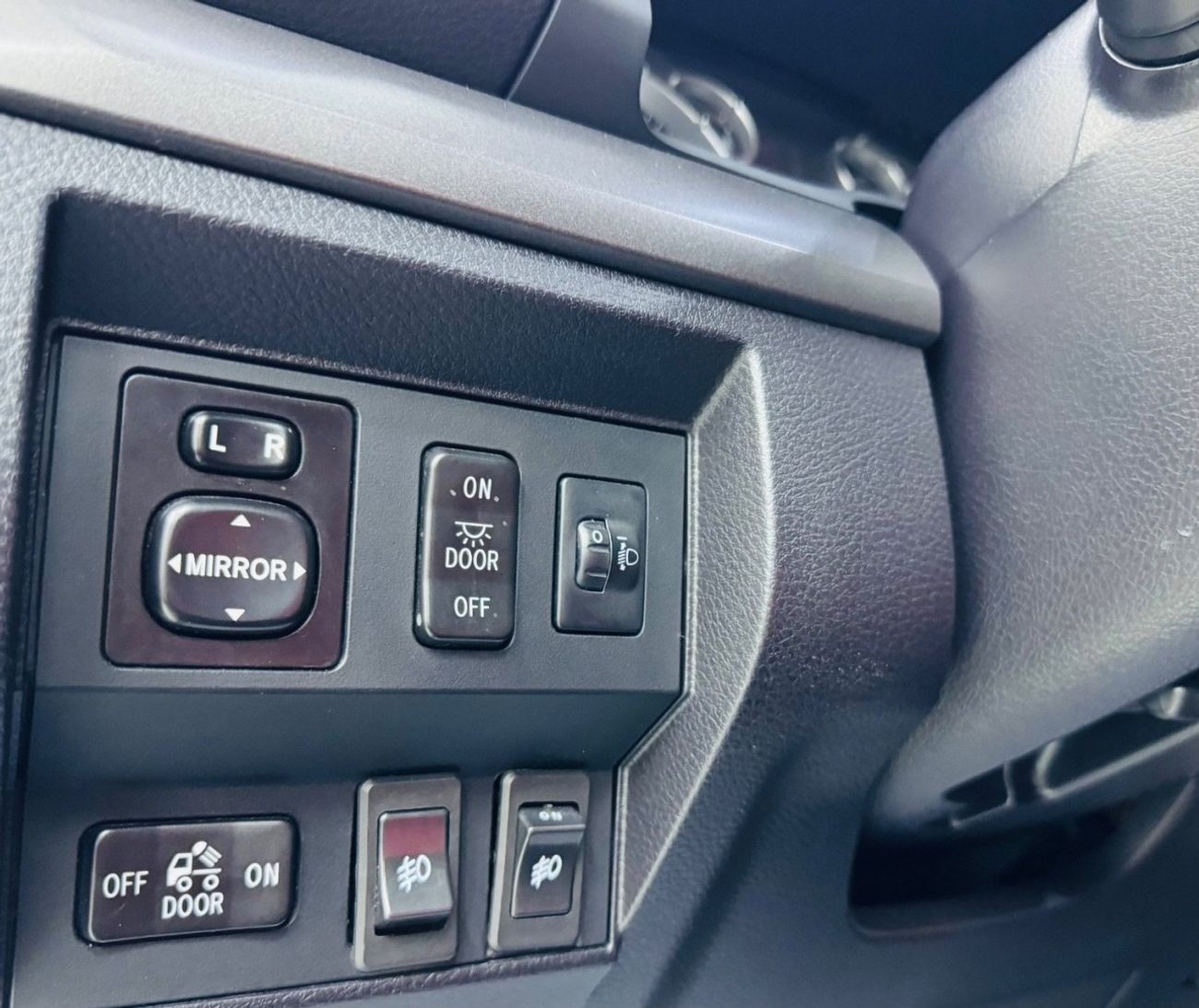 Toyota Tundra Std 5.7L