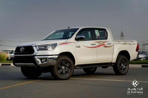 تويوتا هيلوكس 2.4L | SR5 | Manual Transmission | 4x4 Diesel Grey Interior