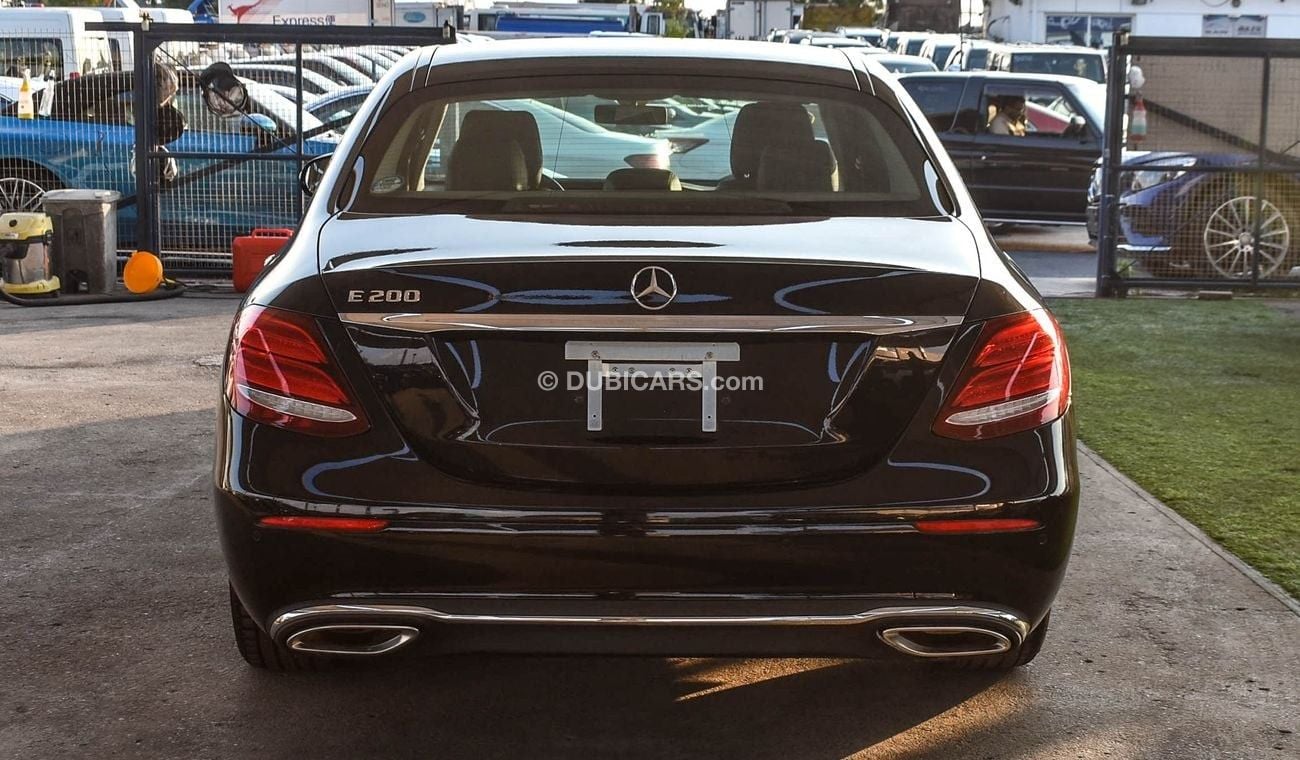 مرسيدس بنز E200
