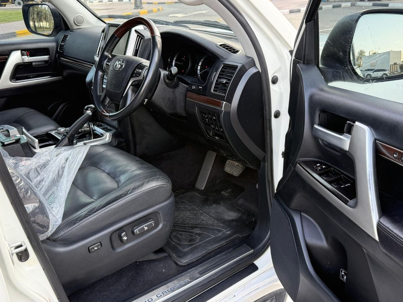 Toyota Land Cruiser Sahara