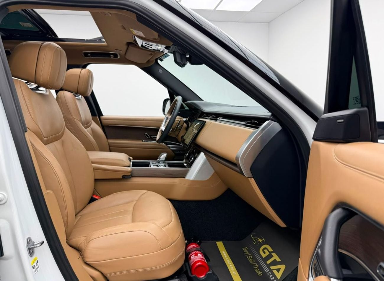 Land Rover Range Rover HSE P400 2023 Range Rover HSE P400, Land Rover Warranty+Service Contract+Full Service History, GCC Specs