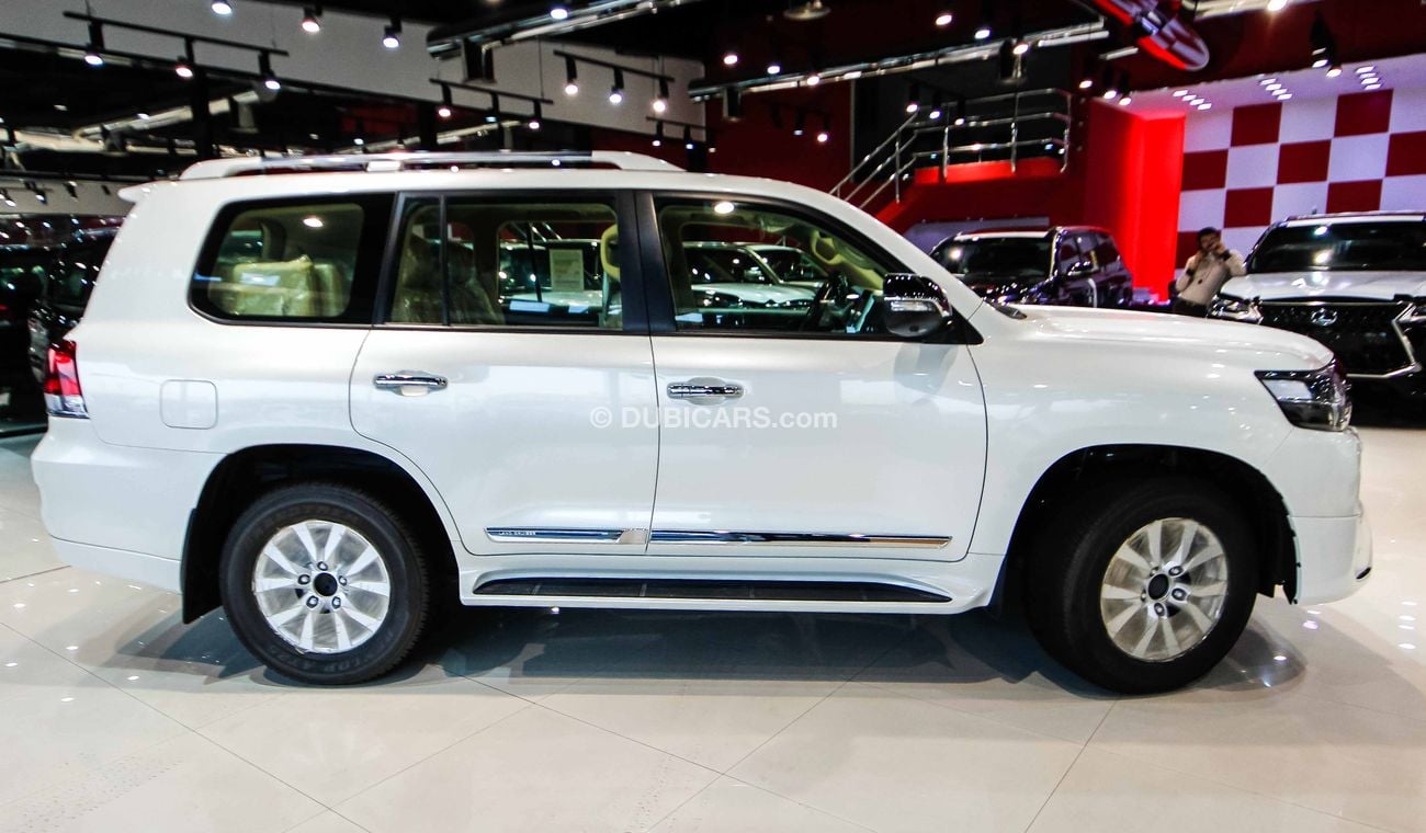 Toyota Land Cruiser GXR White Edition