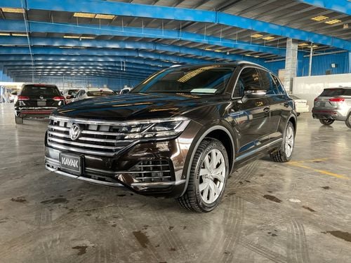 Volkswagen Touareg Highline | National Day Celebration | Guaranteed Warranty | 0 Down Payment