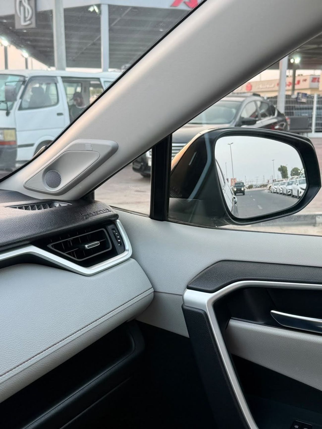 تويوتا راف ٤ XLE HEV RAV4 XLE Premium HV AWD 4X4