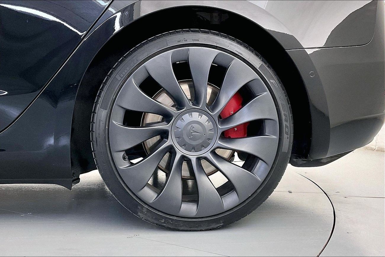 Jeep Grand Cherokee Laredo| 1 year free warranty | Exclusive Eid offer