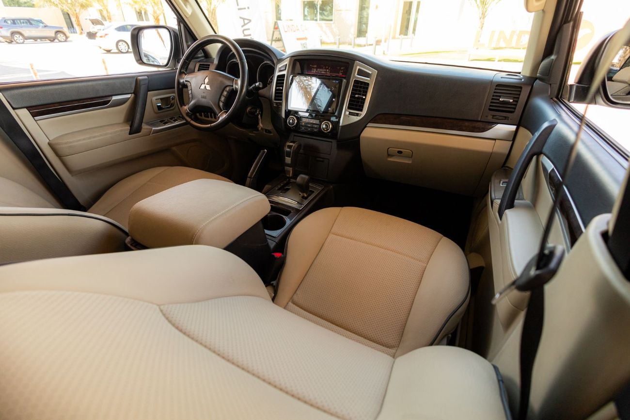 Mitsubishi Pajero GLS Base 3.5L (5 Seater)