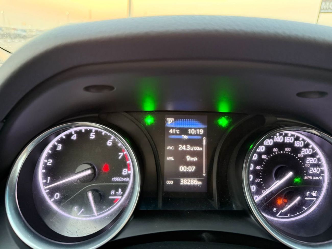 تويوتا كامري SE 2.5L (181 HP)