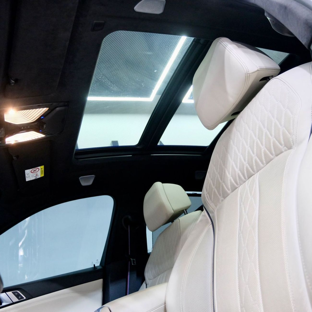 BMW X6 V8 4.4L AED 5,190 P.M l 0% Down Payment l BMW X6 xDrive50i | AGMC Warranty & Service Contract & Full