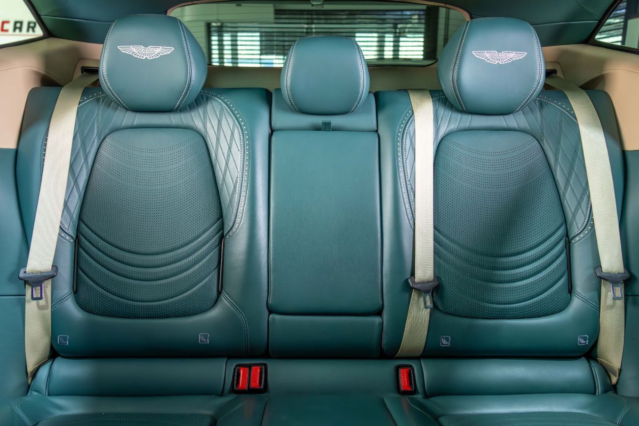 أستون مارتن DBX 