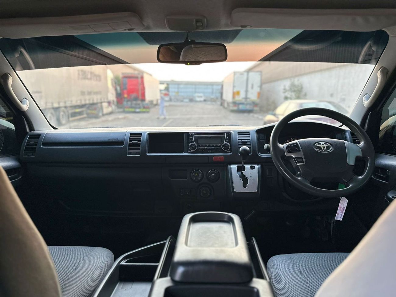 Toyota Hiace PREMIUM CONDITION | RHD | 3.0L DIESEL | 2015 | AIR CONDITIONER | 14 SEATERS