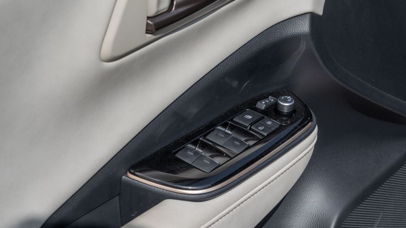 Toyota Crown TOYOTA CROWN 2.5 MID HEV -2026YM