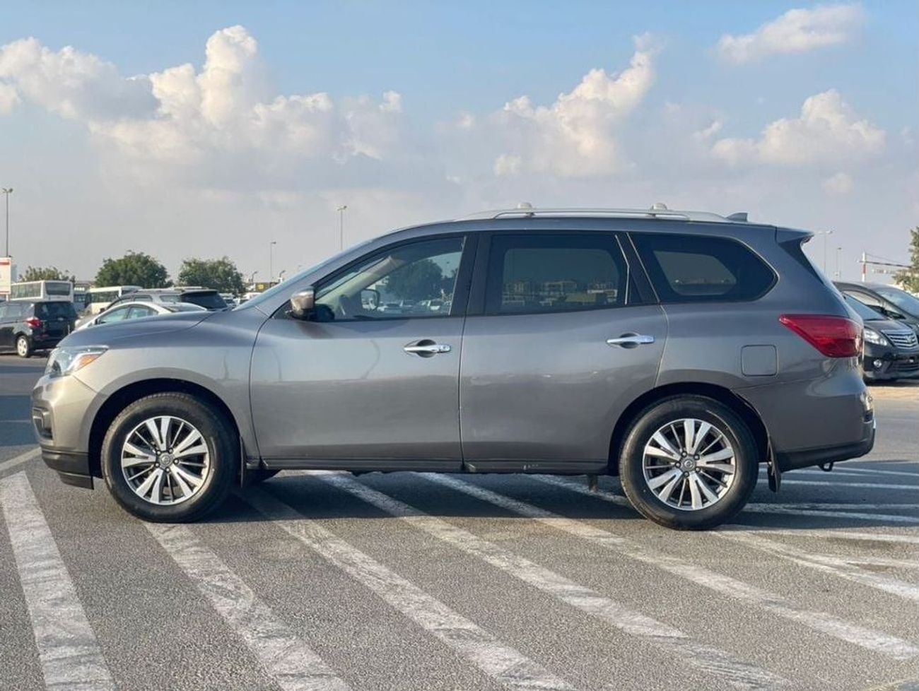نيسان باثفايندر 2020 Nissan Pathfinder SL 3.5L V6 - 7 Seater Full Option - 360* CAM Auto Trunk - Radar & Sensor -