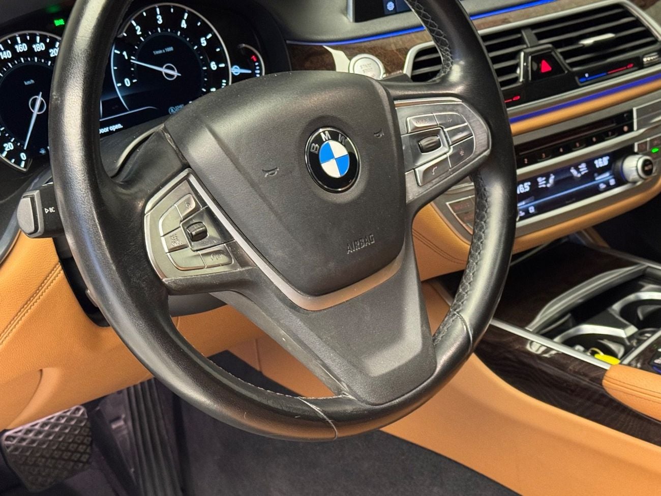 بي أم دبليو 730Li EXCLUSIVE