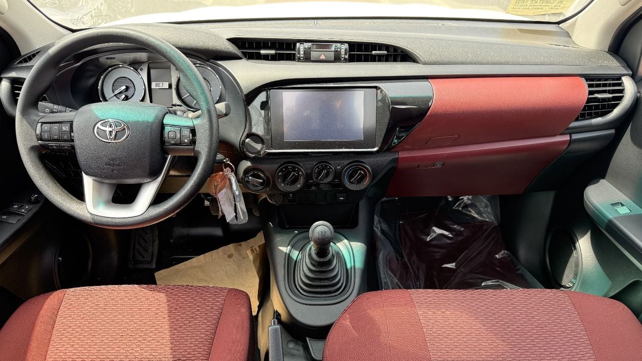 Toyota Hilux Toyota Hilux 2.7L Petrol MT SC 4x4 2025YM