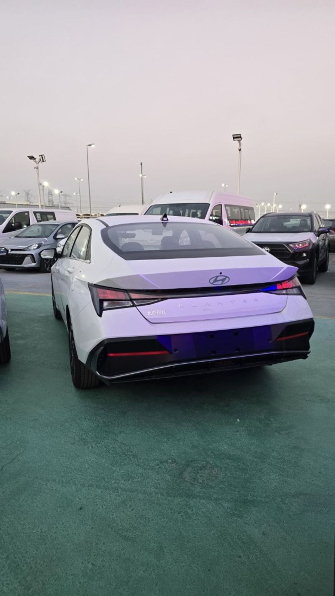 Hyundai Elantra HYUNDAI ELENTRA 1.5L FULL OPTION