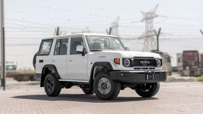 تويوتا لاند كروزر 70 2026 Toyota Land Cruiser LC76 4.0L AT Petrol (White-Brown) Mid Option