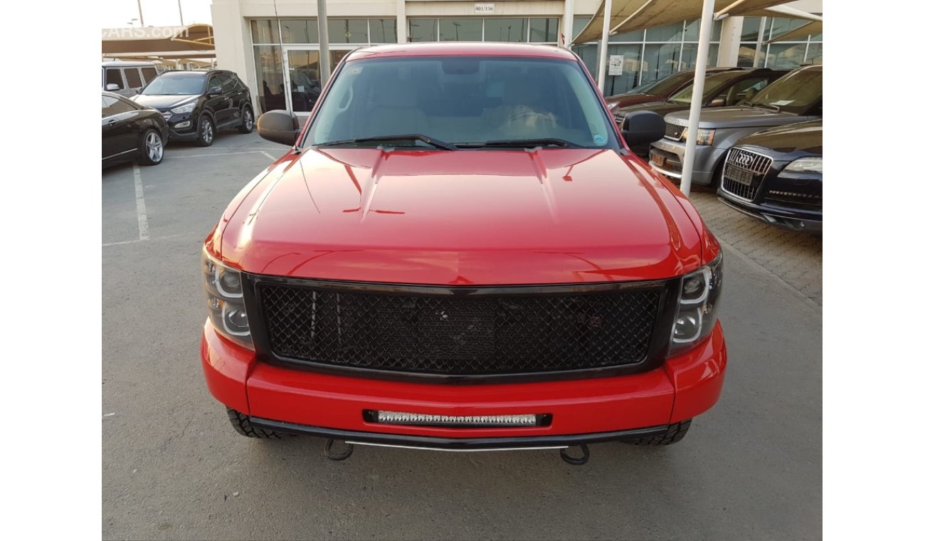 Chevrolet Silverado Chevorlet silvrado model 2013 GCC car prefect condition full service full option low mileage