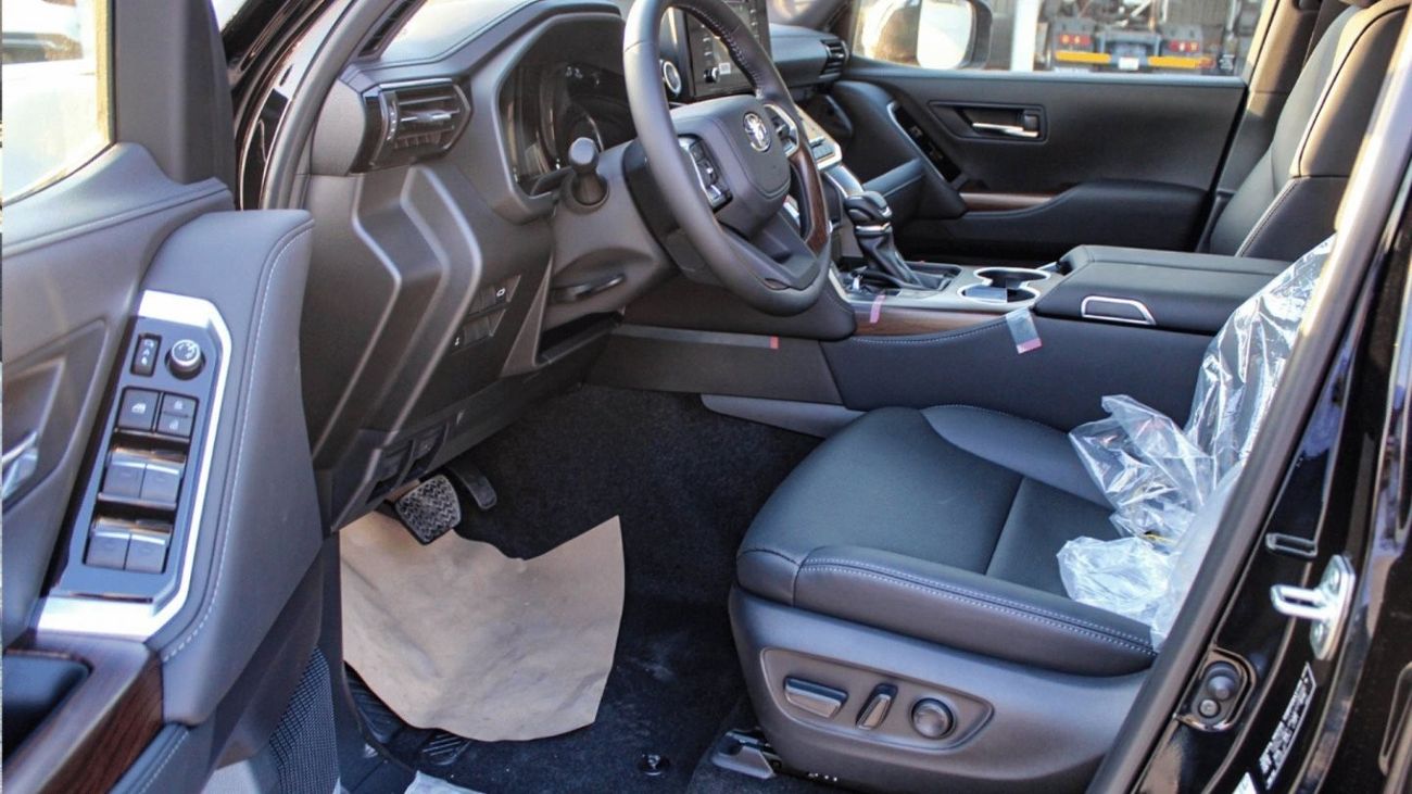 Toyota Land Cruiser TOYOTA LC300 4.0L VX V6 CHROME PACK P SEAT AT (Export Only)