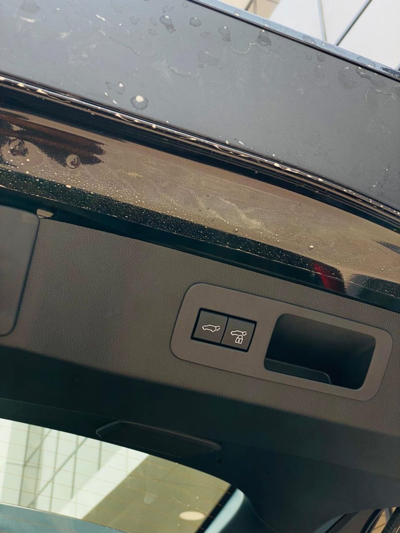 لكزس LX 700h Signature