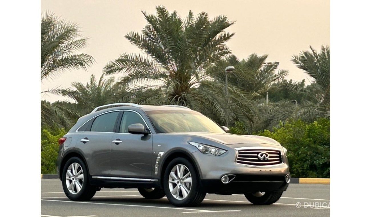 Infiniti QX70 Sport Luxury Infiniti QX-70 2016 GCC V6 3.7L//Perfect condition // Full option