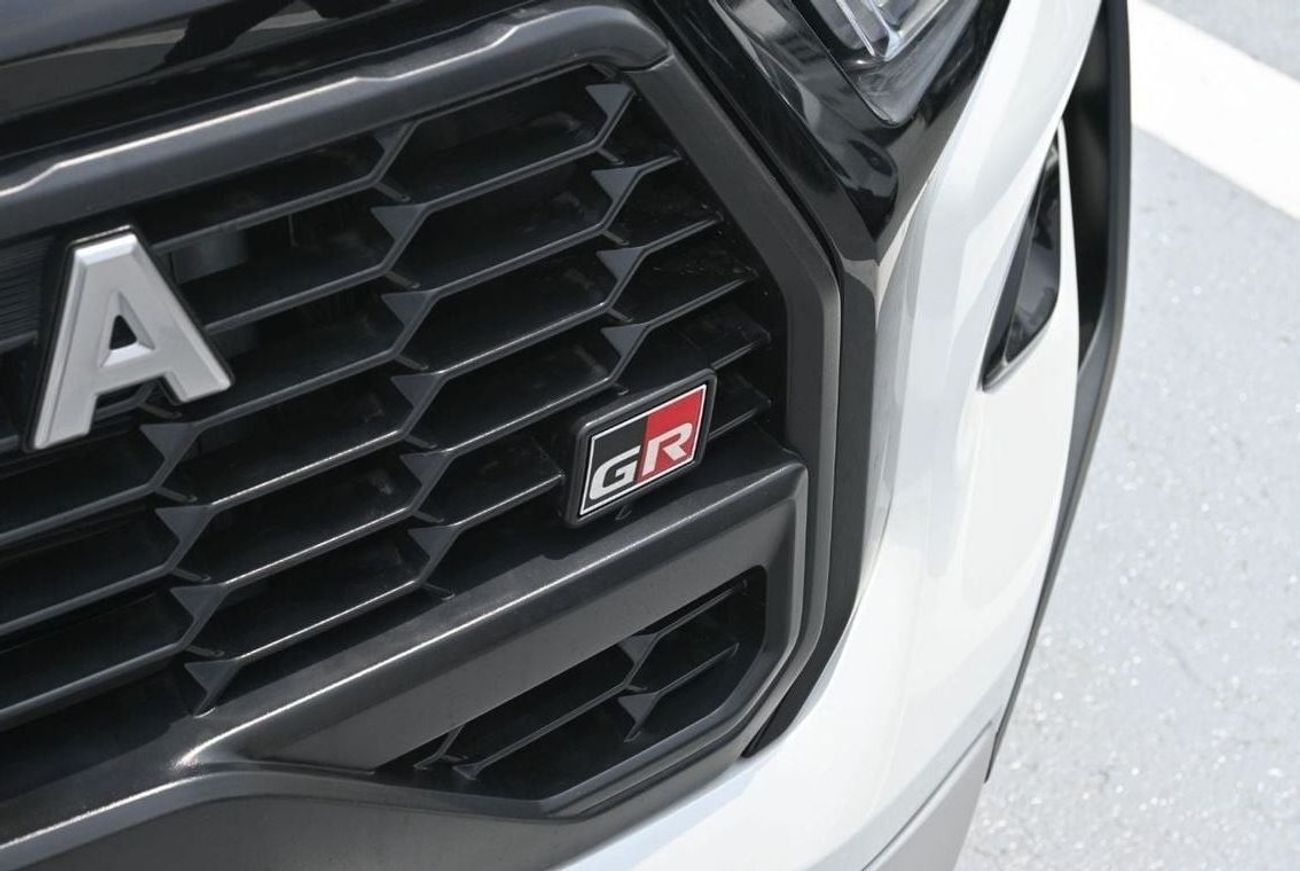 تويوتا هيلوكس GR Sport 2.8L Toyota Hilux GR-Sport 2.8L Diesel 4WD Pickup, Model 2024, Color White (Export Price)