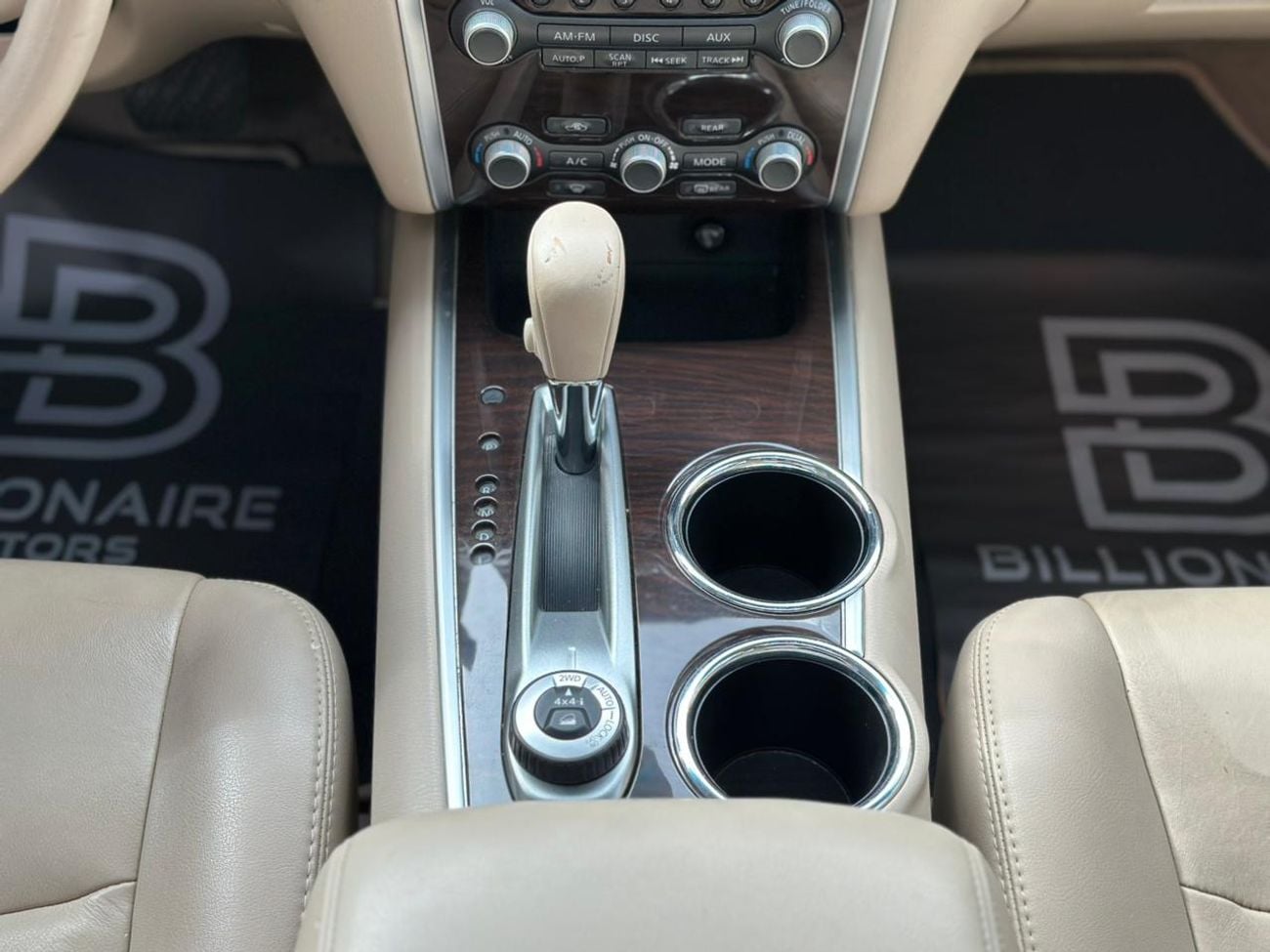 Nissan Pathfinder SV 3.5L (260 HP) 4WD NISSAN PATHFINDER | GCC | 2015 | FULL OPTIONS 7SEATERS WITH PANORAMIC ROOF