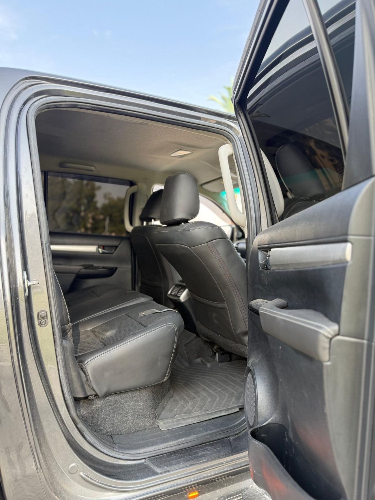 تويوتا هيلوكس SR5 export from Australia