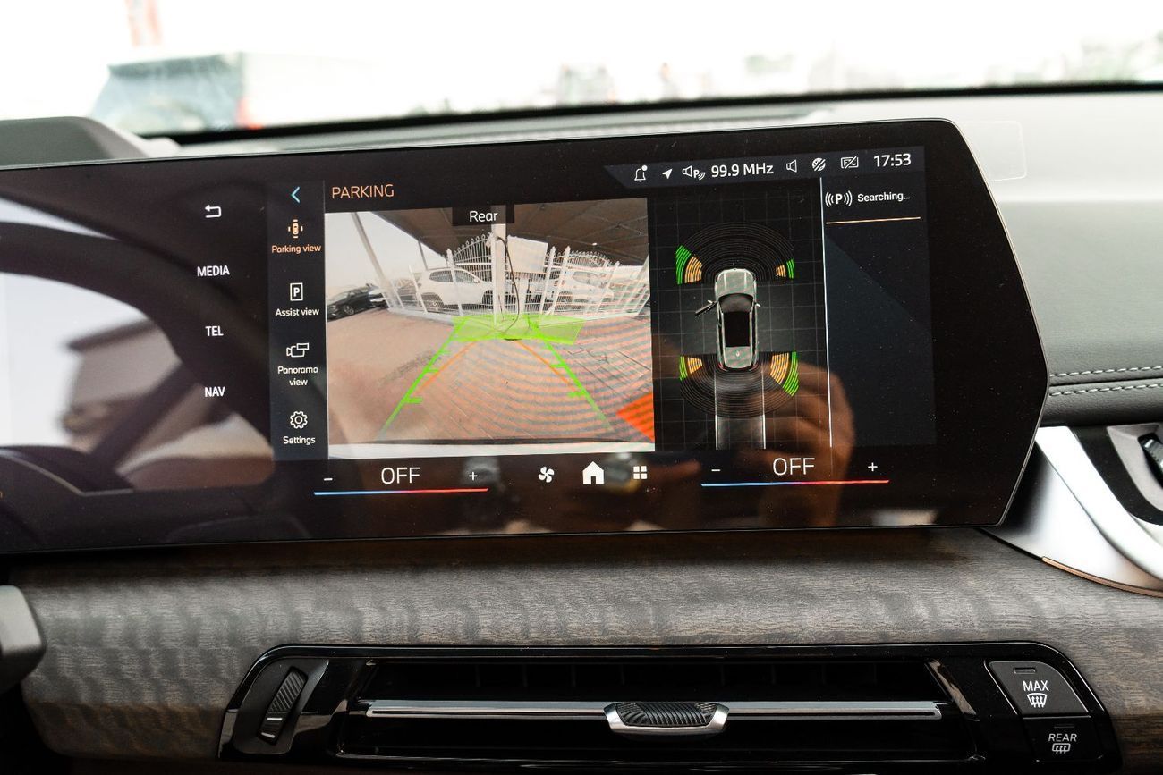 بي أم دبليو iX1 2025 | BMW IX1 XDRIVE 30LX DESIGN PACKAGE