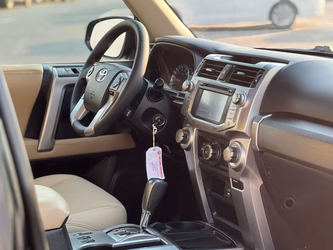 تويوتا Runner4 2015 Toyota 4Runner SR5 Premium - Rear CAM & Leather Seat - Sunroof - 7 Seater - V6 4.0L -