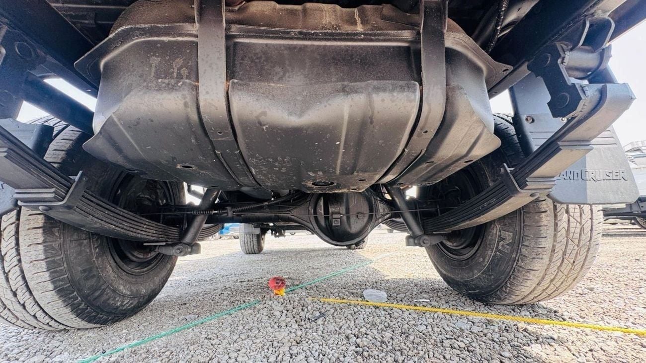 Toyota Land Cruiser Pick Up SINGLE CABIN | MANUAL TRANSMISSION | LHD | 4.5L PETROL ENGINE | 1995 | 4 X 4 | SPORTS BAR