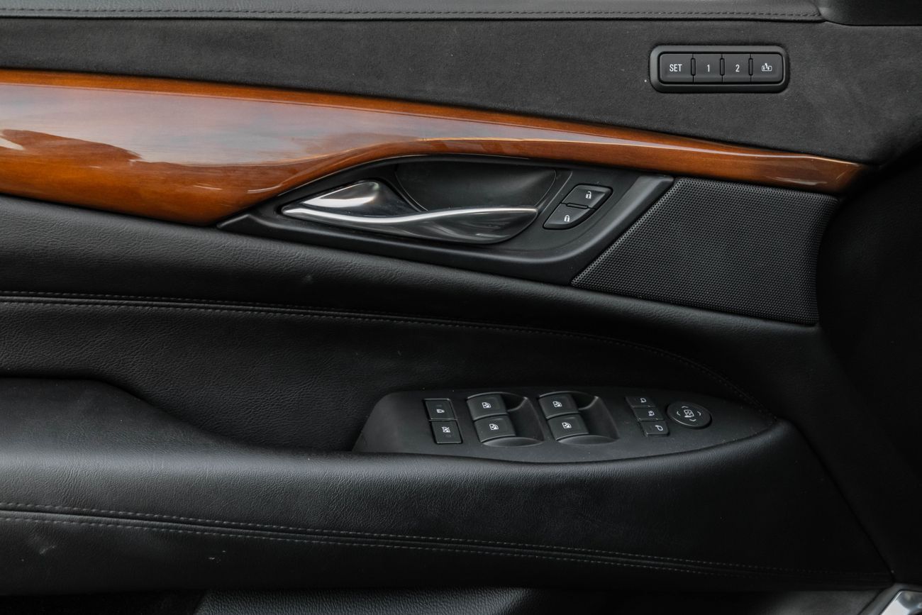 Cadillac Escalade Escalade Platinum | 2,429 P.M | 0% Downpayment | Adaptive Cruise!