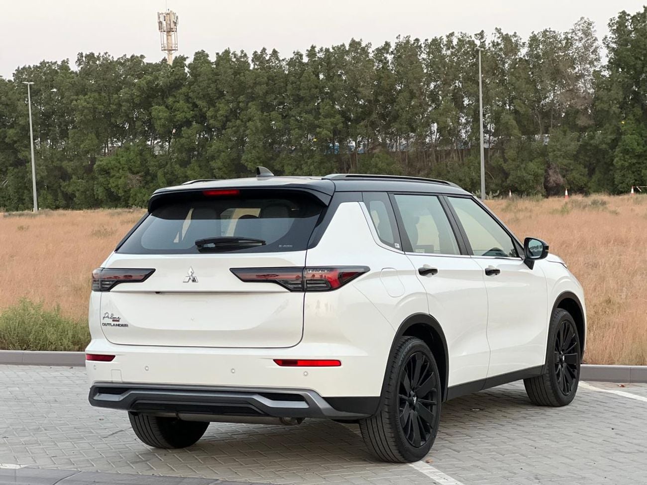 Mitsubishi Outlander PREMIUM LAUNCH EDITION