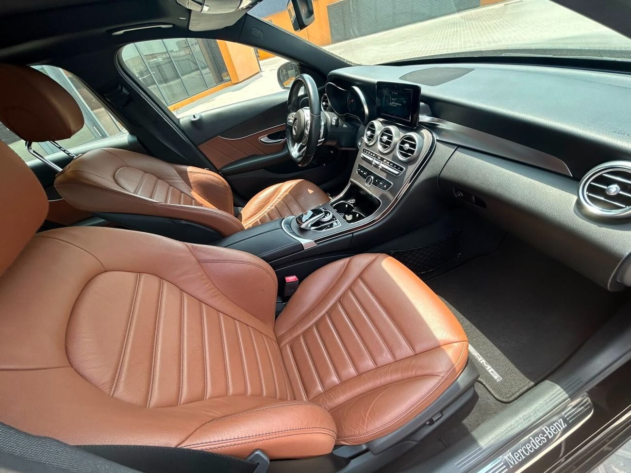 مرسيدس بنز C 200 STD