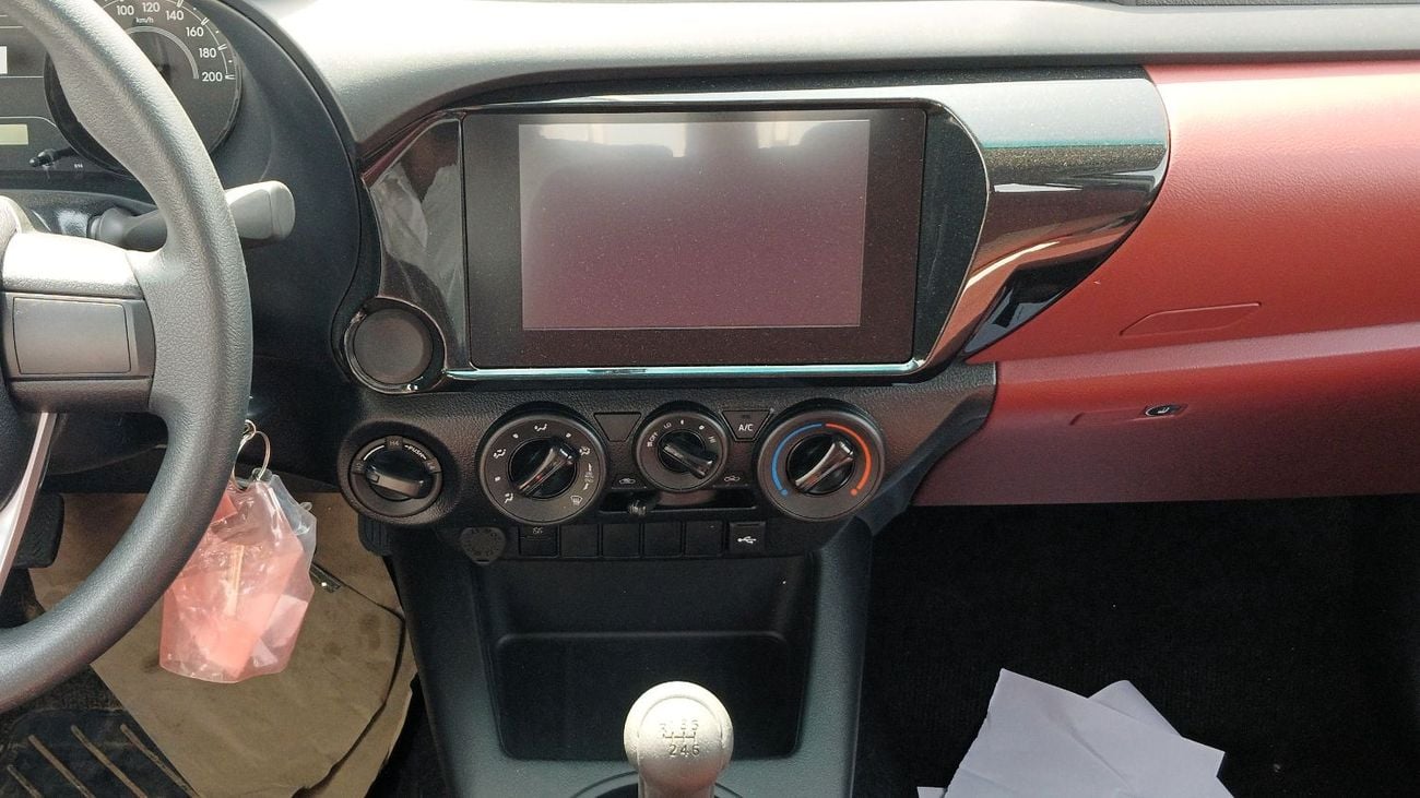 تويوتا هيلوكس 2.4L Diesel Manual DC Pickup 2026YM