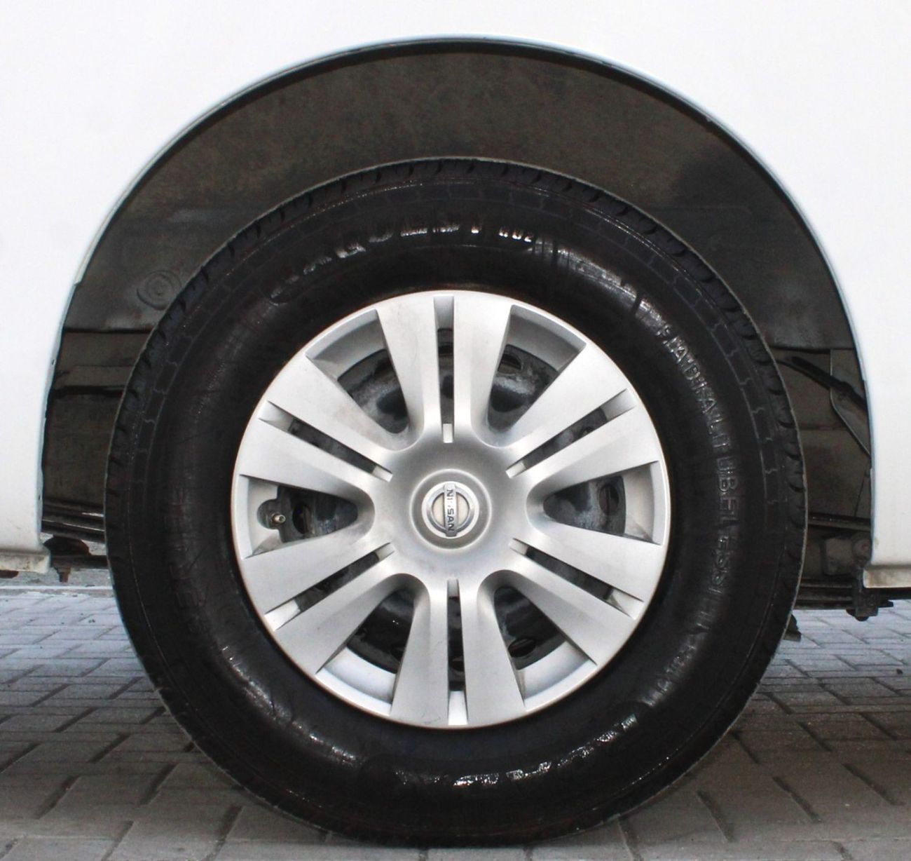 Nissan Urvan Microbus 2.5L M/T Petrol