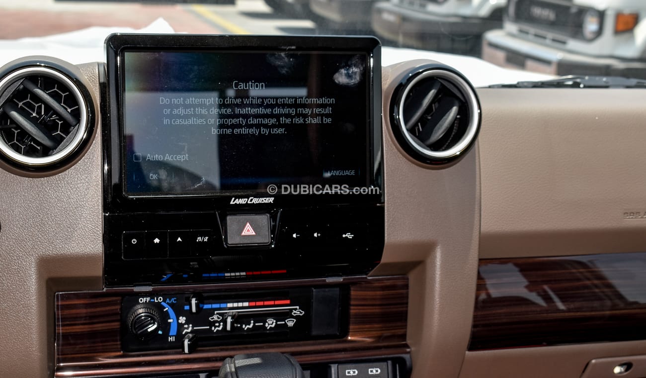 Toyota Land Cruiser Pick Up 2.8L DC YM 2024