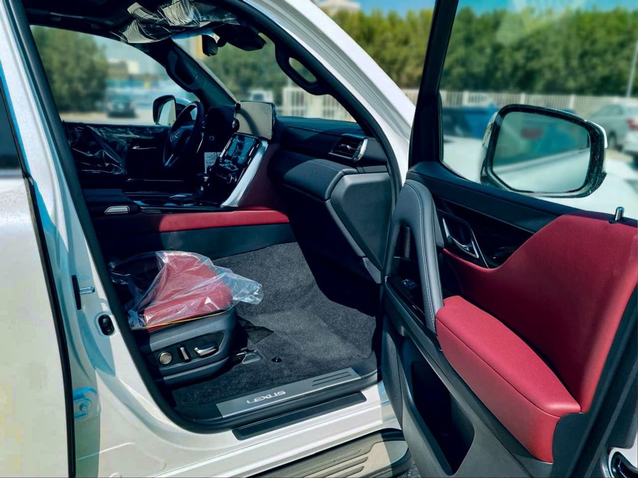 Lexus LX 600 LEXUS LX600 URBAN 3.5TT PETROL 2025 MODEL GCC