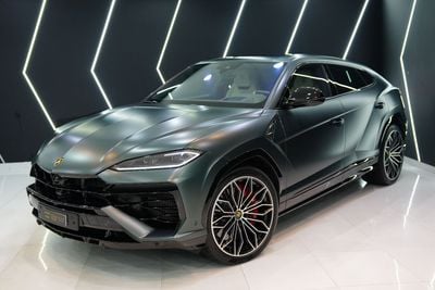 Lamborghini Urus SE, Panoramic Roof, Bang N Olufsen Audio, 800 HP Hybrid!!