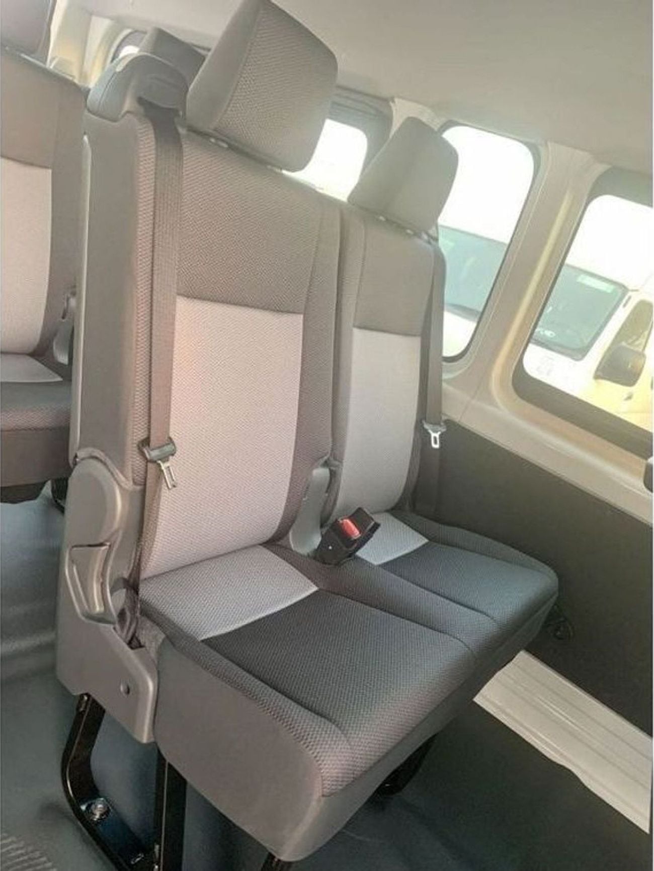 تويوتا هاياس COMMUTER HR 2.800cc DSL - 14 SEATER - M/T - 23MY