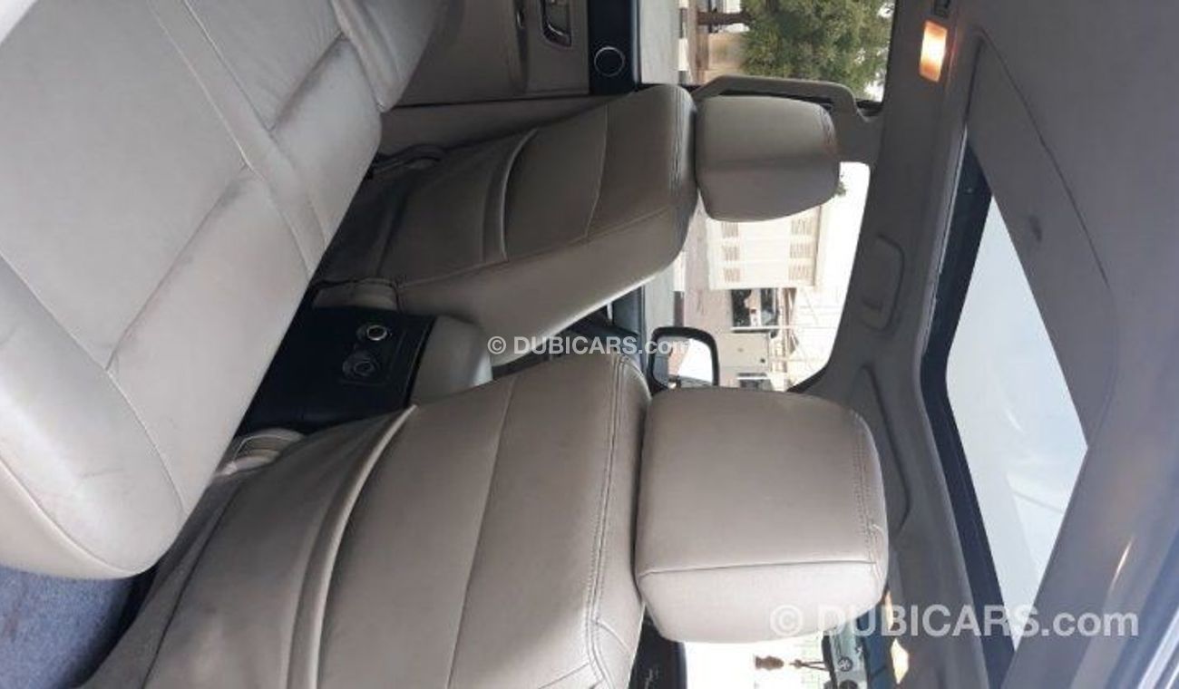 Mitsubishi Pajero 2011 Gulf Specs Full options 3.5 ltr Sunroof Leather interiors