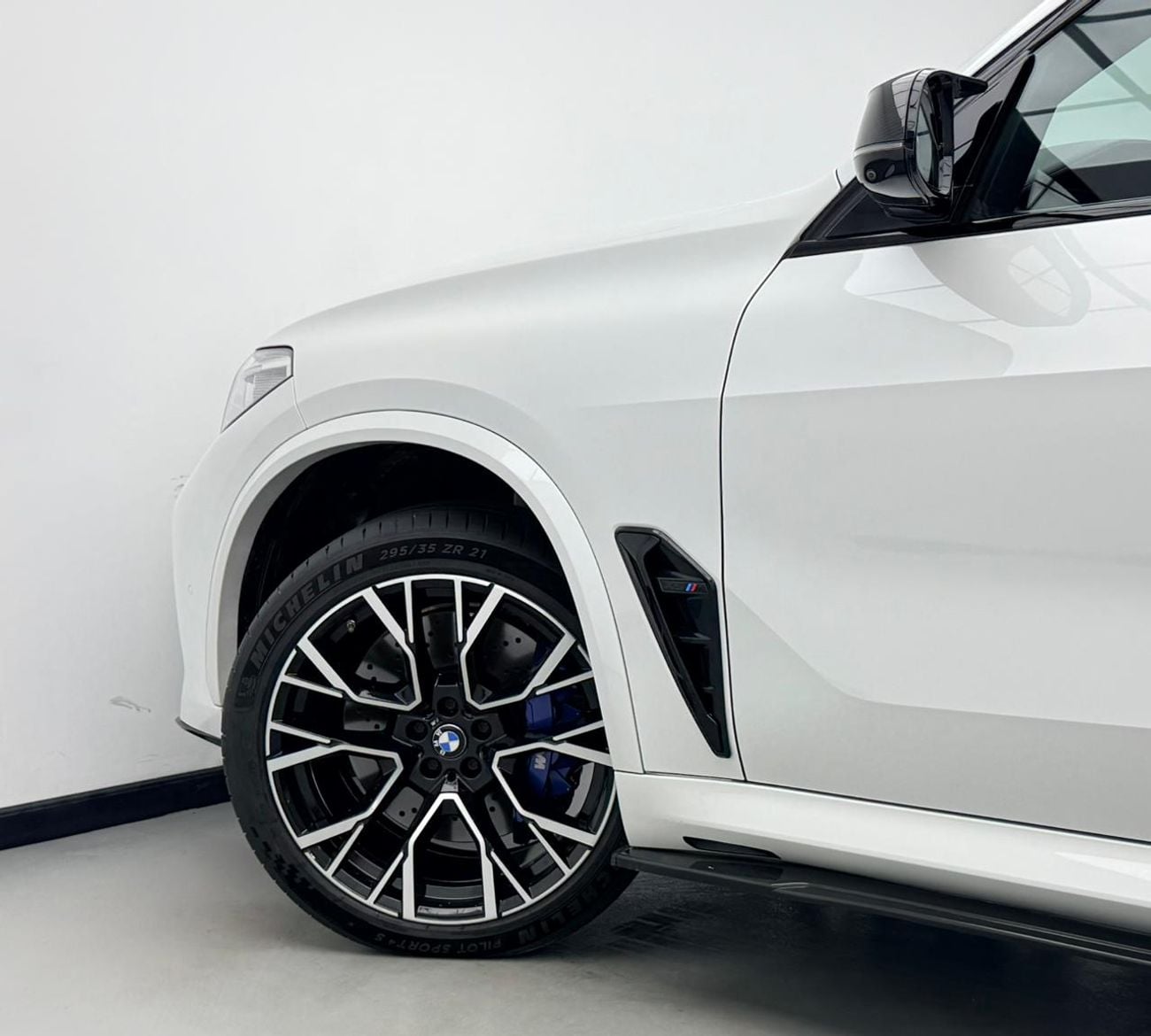 بي أم دبليو X5 M Competition 4.4L 2020 BMW X5M Competition, Warranty, Full BMW Service History, Carbon Fiber Package,