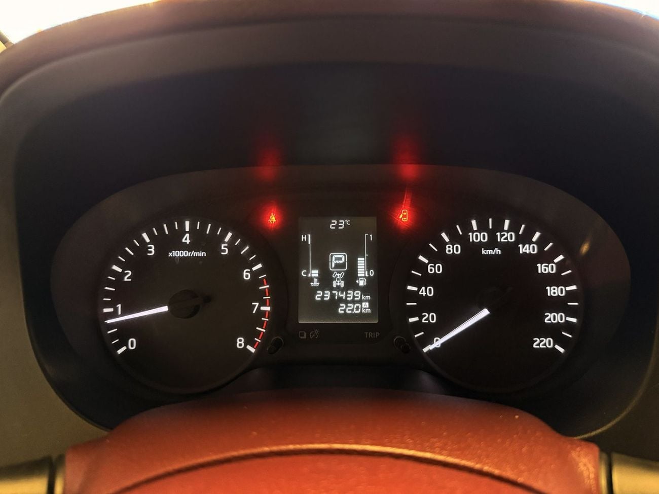 Nissan Navara Std 2.5L 4WD A/T