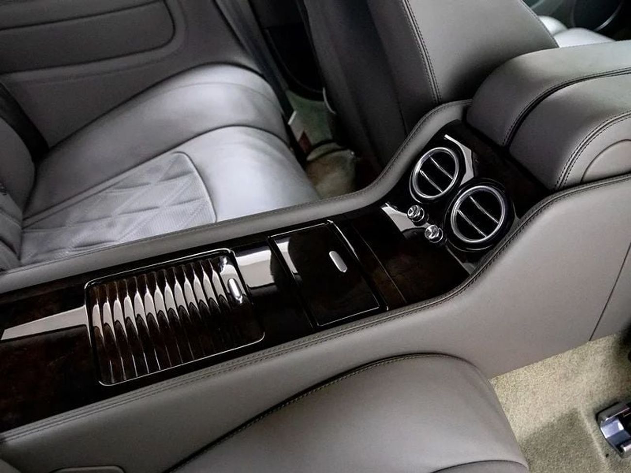 بنتلي كونتيننتال GT 6.0L (552 HP)