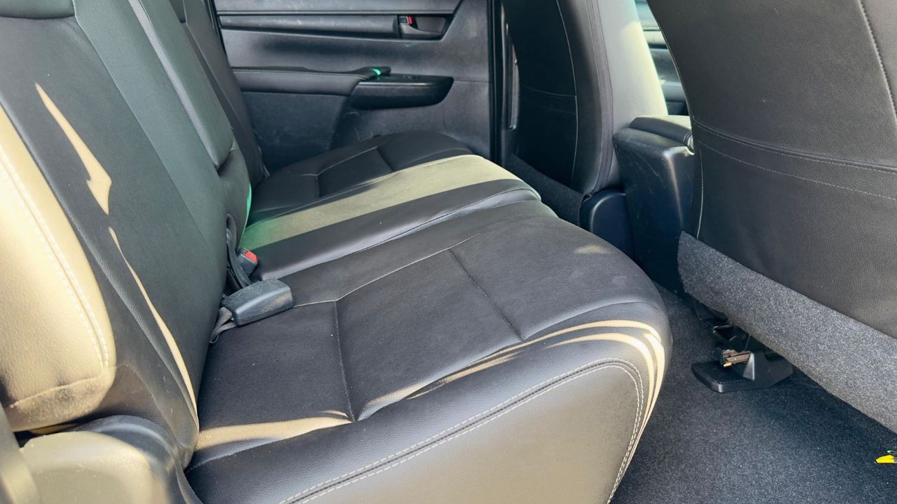 تويوتا هيلوكس DOUBLE CABIN | RHD | 2.8L DIESEL ENGINE | MANUAL TRANSMISSION | JAF0189