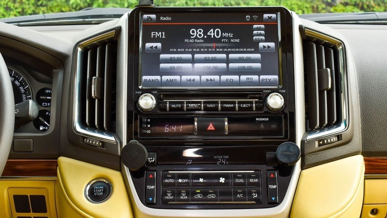 Toyota Land Cruiser EXR 5.7 V8