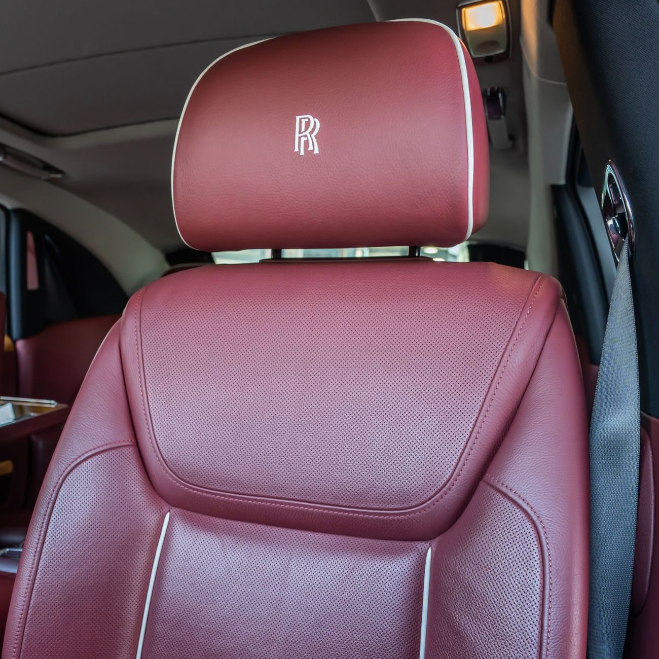 رولز رويس جوست 2015 ROLLS ROYCE GHOST GCC DONE ONLY 48,000KM