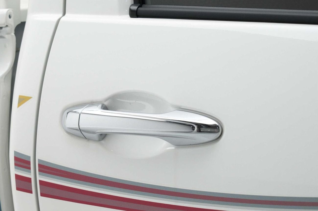 Toyota Hilux GL 2.7L 4X4 S/C STD(i) M/T PETROL