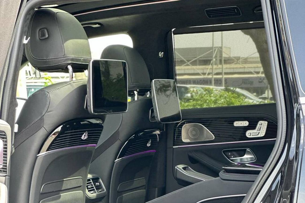 Mercedes Maybach GLS600 Maybach Ultra Luxurious , 4MATIC, V8 4.0L, New 0Km, With 3 Years or 100,000 Km WARRANTY