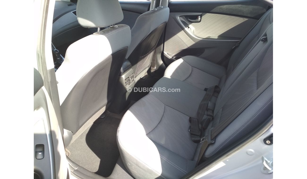 تويوتا كورولا 2015 سلفر خليجى حالة وكالة بدون صبغ بدون حوادث ممتاذة ماشية قليل